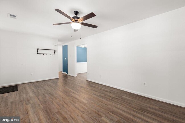 Foto del edificio - 11806 Camelot Way