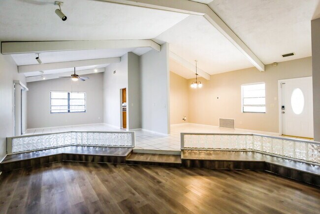 Foto del edificio - 5525 SW 118th Ave