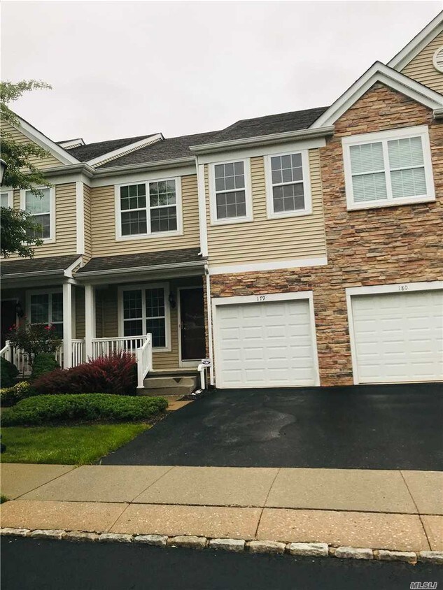 Foto principal - 179 Southampton Dr