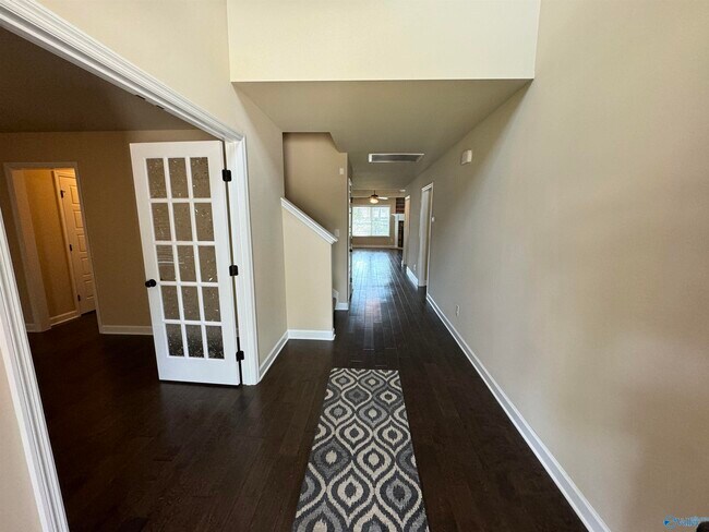 Foto del edificio - 120 Meadowglade Ln
