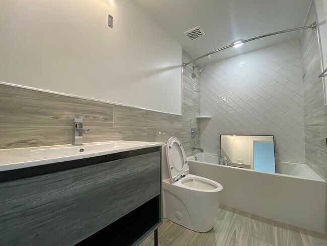 Foto del edificio - 2826 Salmon St