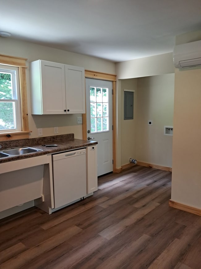 Building Photo - 315 #5 Sulphur Springs Rd