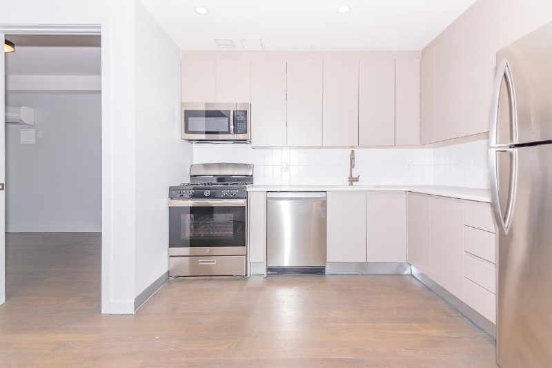 Primary Photo - 595 Bushwick Ave