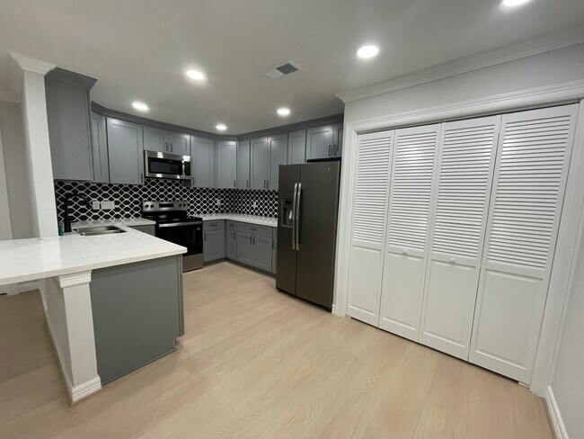 Foto del edificio - 7022 Fondren Rd