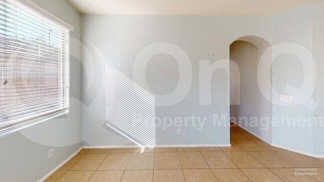 Building Photo - 1459 E Chestnut Ln