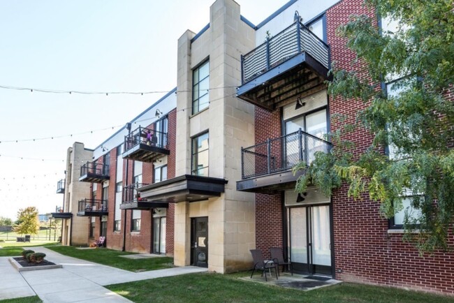 Building Photo - Stadium Lofts & Flats