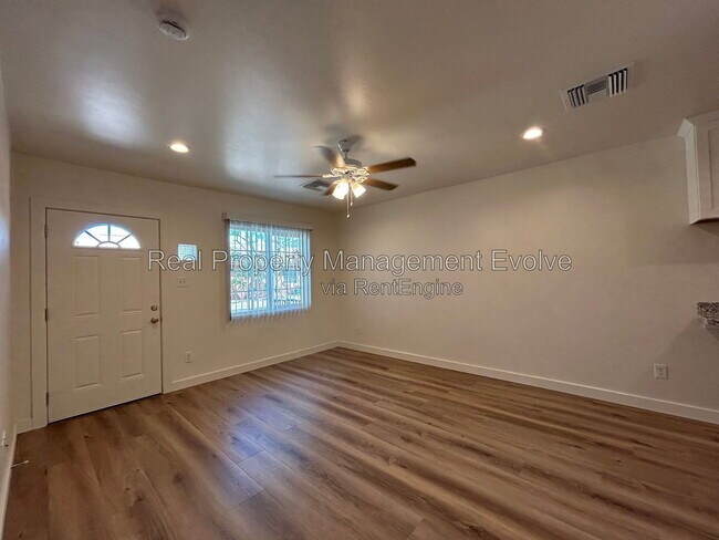 Building Photo - 338 W Highland Ave