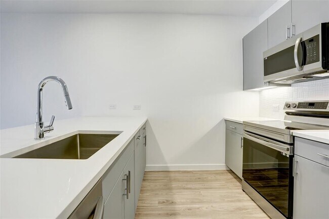 Foto del edificio - 4801 Springdale Rd