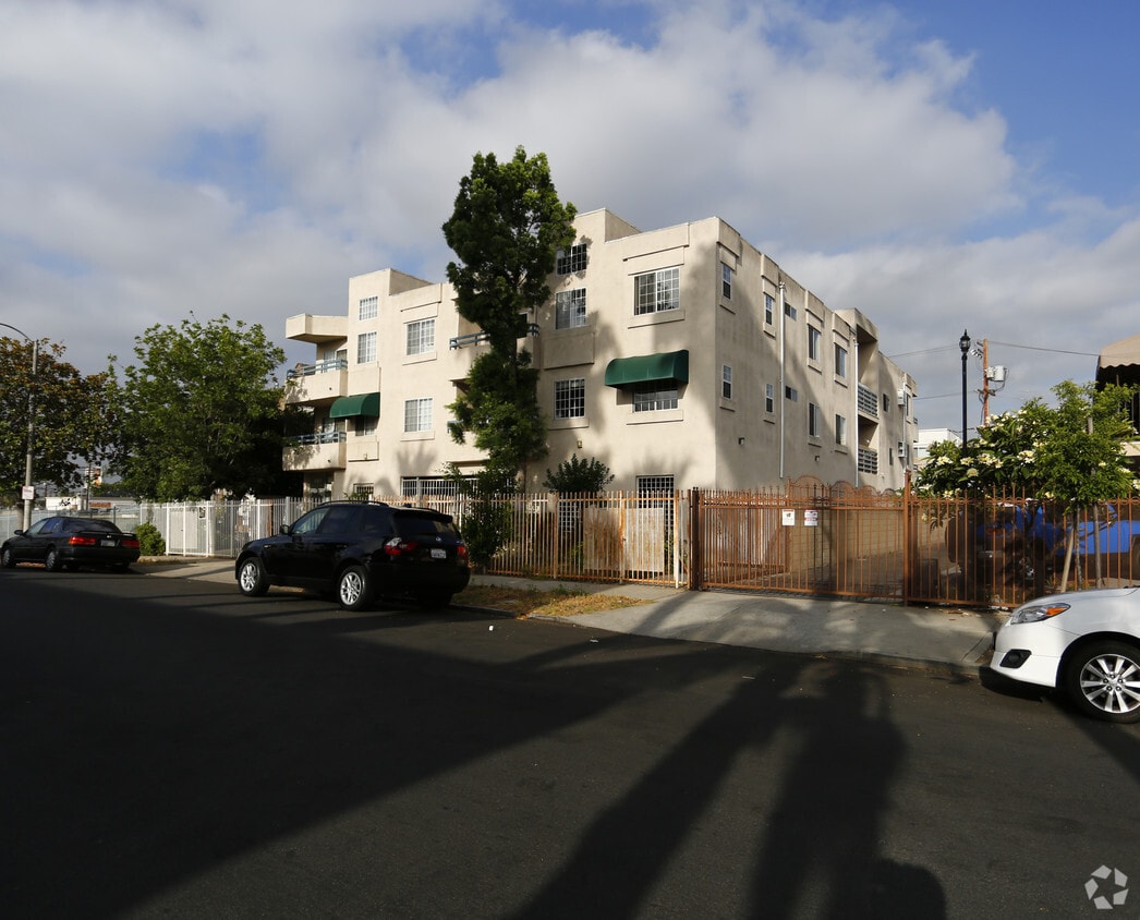 Building Photo - 967 S Manhattan Pl