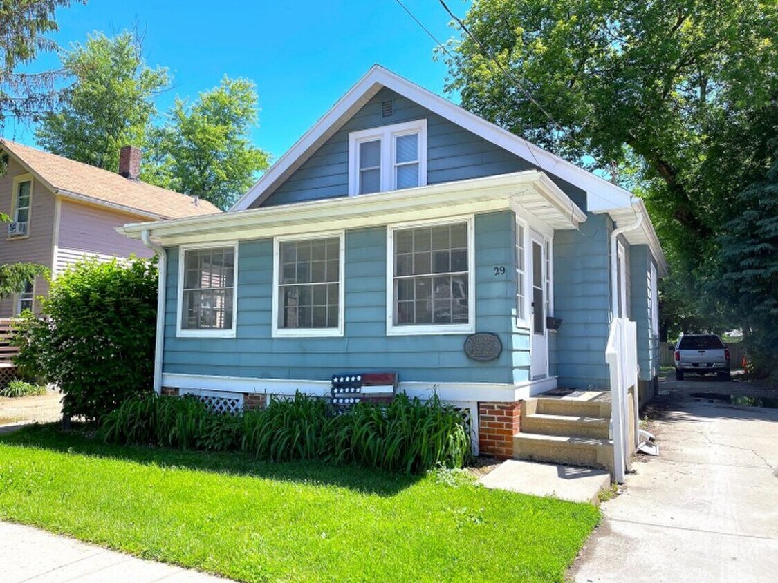 Primary Photo - 29 S Randall Ave