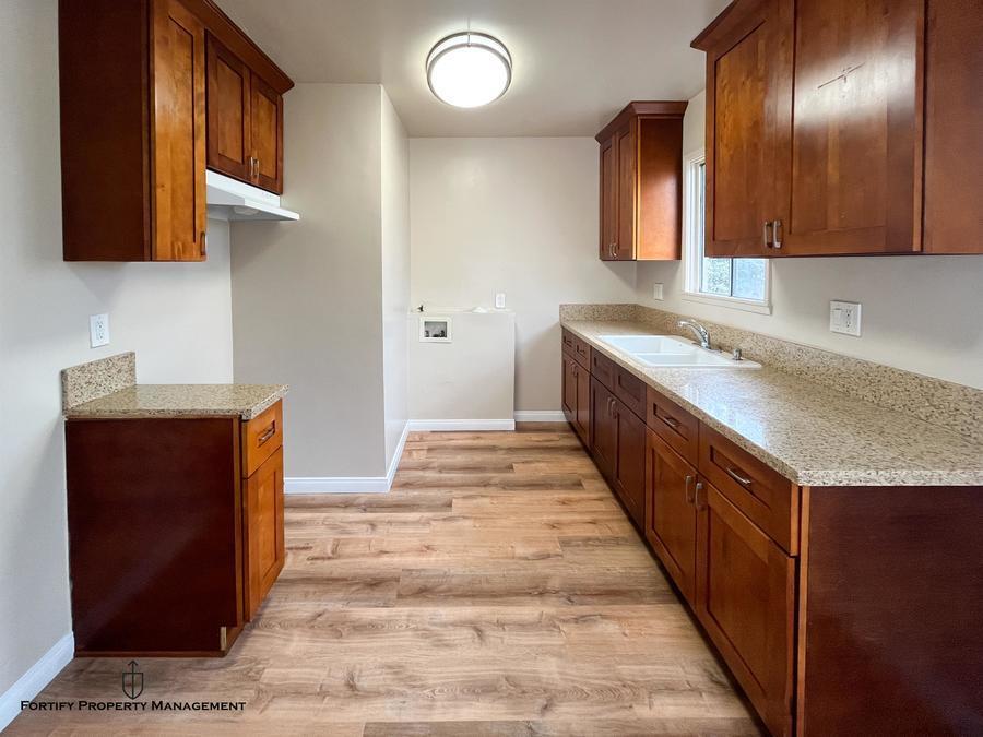 Foto principal - 1137 1/2 W 90th St