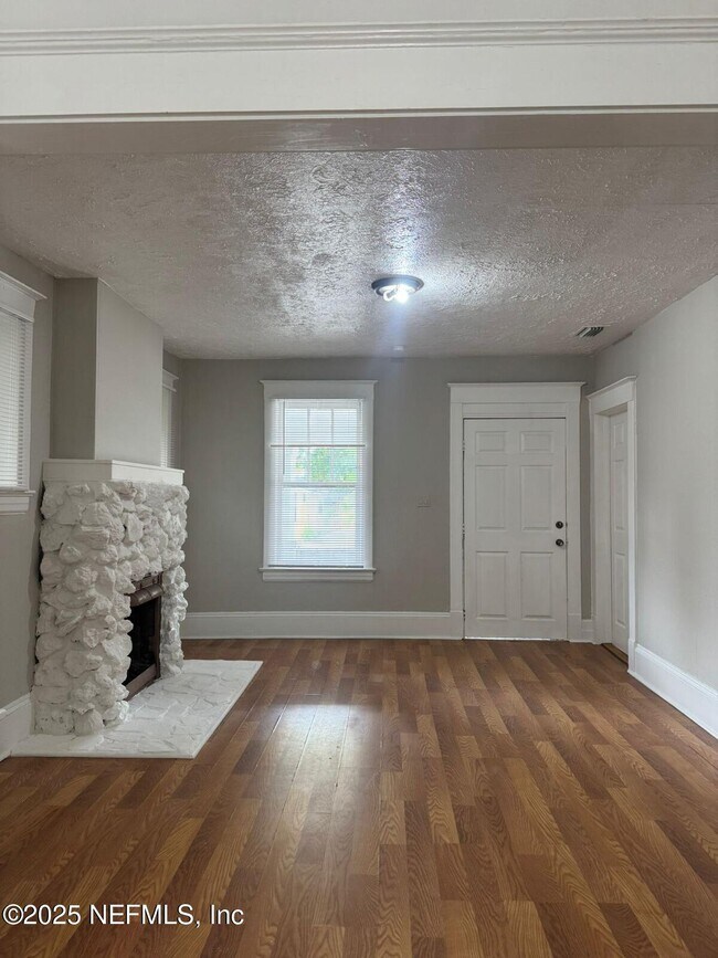 Foto del edificio - 340 W 23rd St