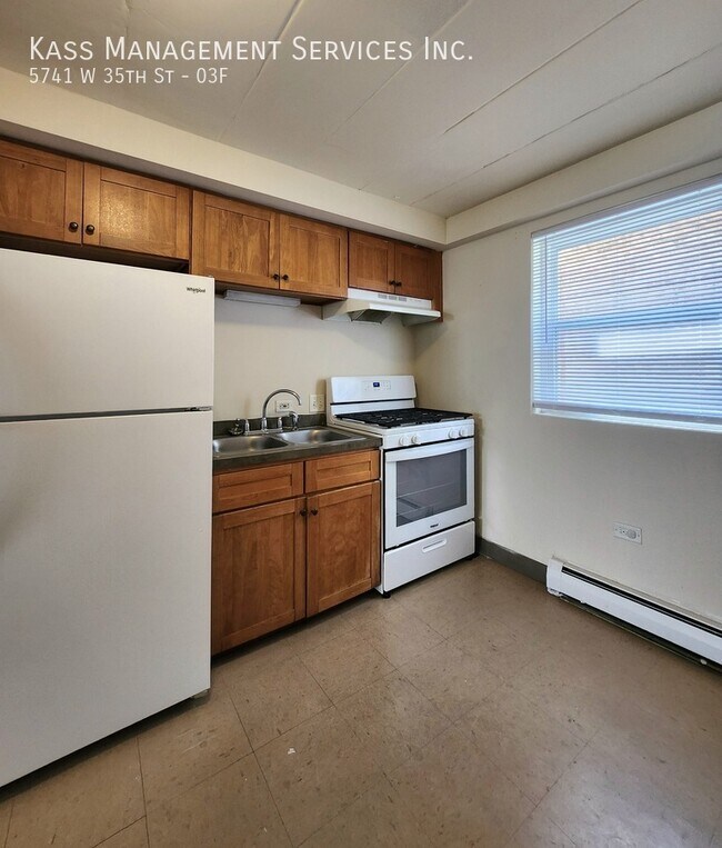 Building Photo - 5741 W 35th St