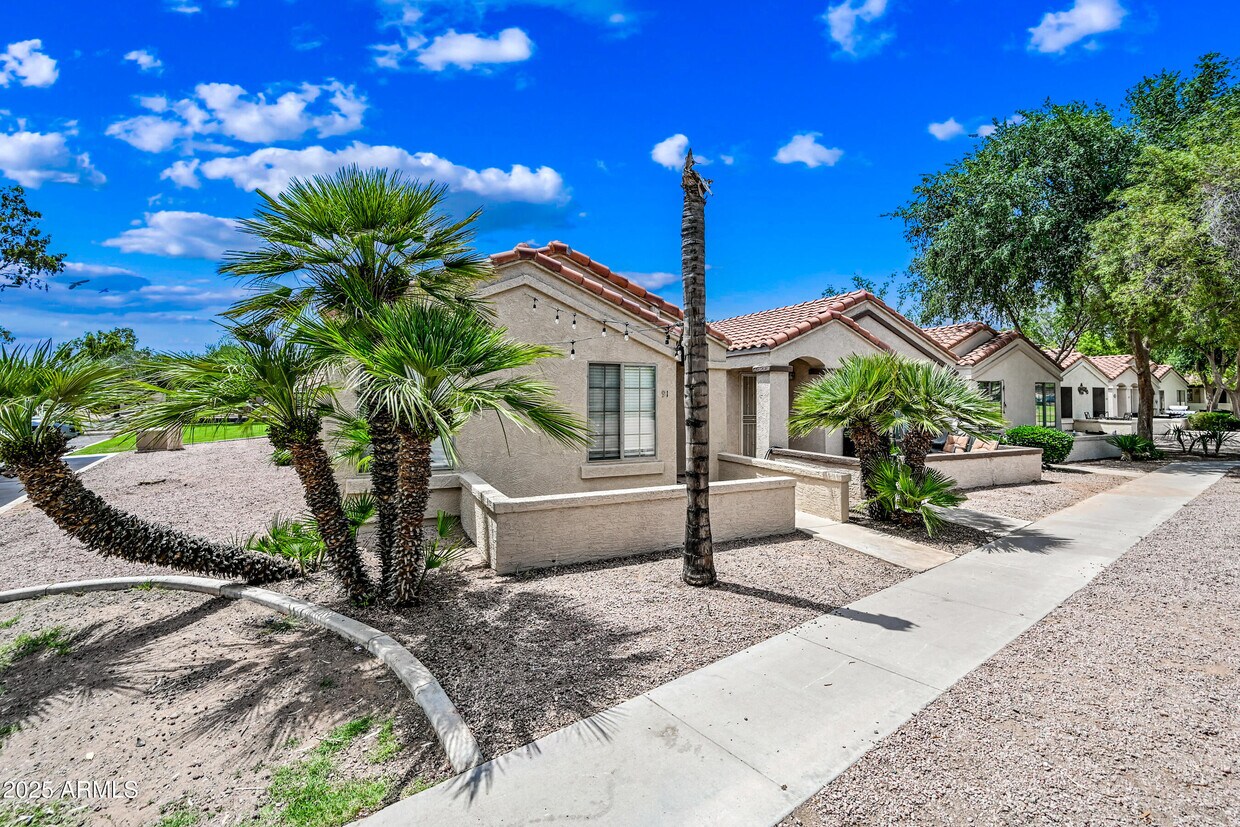Foto principal - 726 S Nebraska St