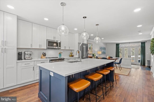 Building Photo - 102 Shooters Ct