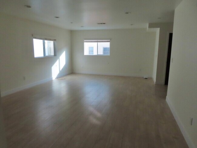 Foto del edificio - 732 S Leland St