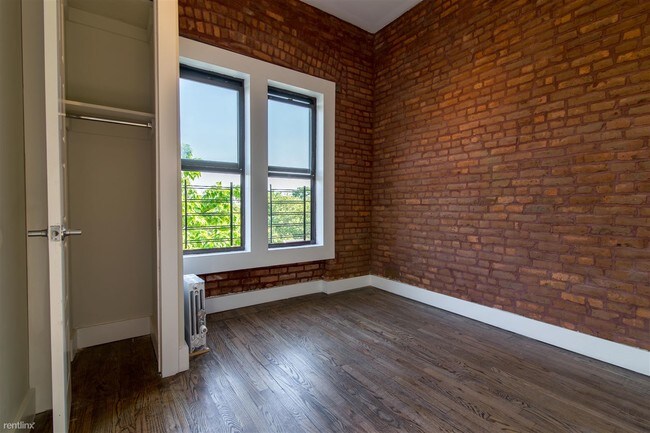 Building Photo - 934 Myrtle Ave