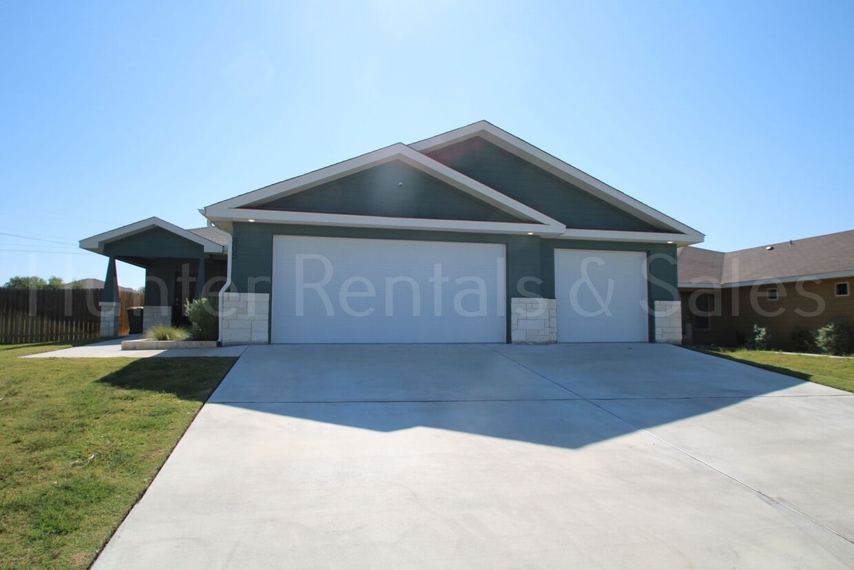 Foto principal - 805 Freedom Cir