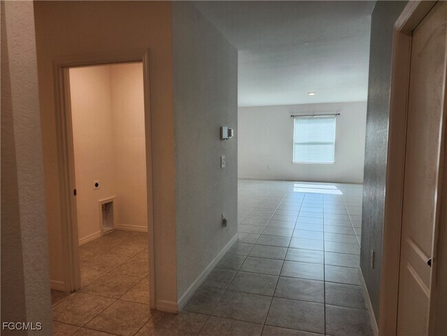 Foto del edificio - 413 SE 13th Pl