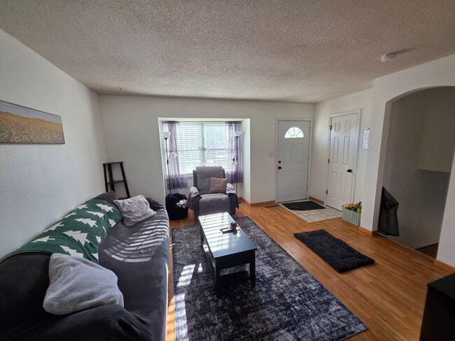 Foto del edificio - 802 Brentwood Ave