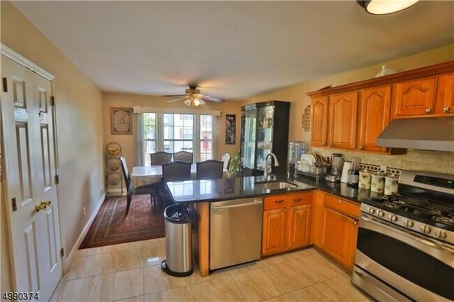 Building Photo - 1156 Francyne Way