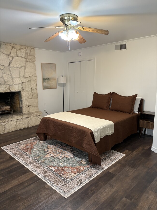 Building Photo - 4338 Ridgecrest Cir