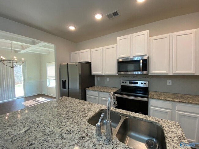 Foto del edificio - 4214 Textile Ln