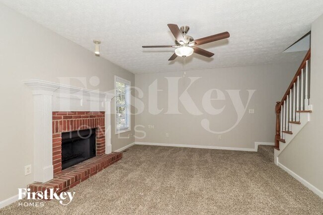 Foto del edificio - 459 Fernwood Cir