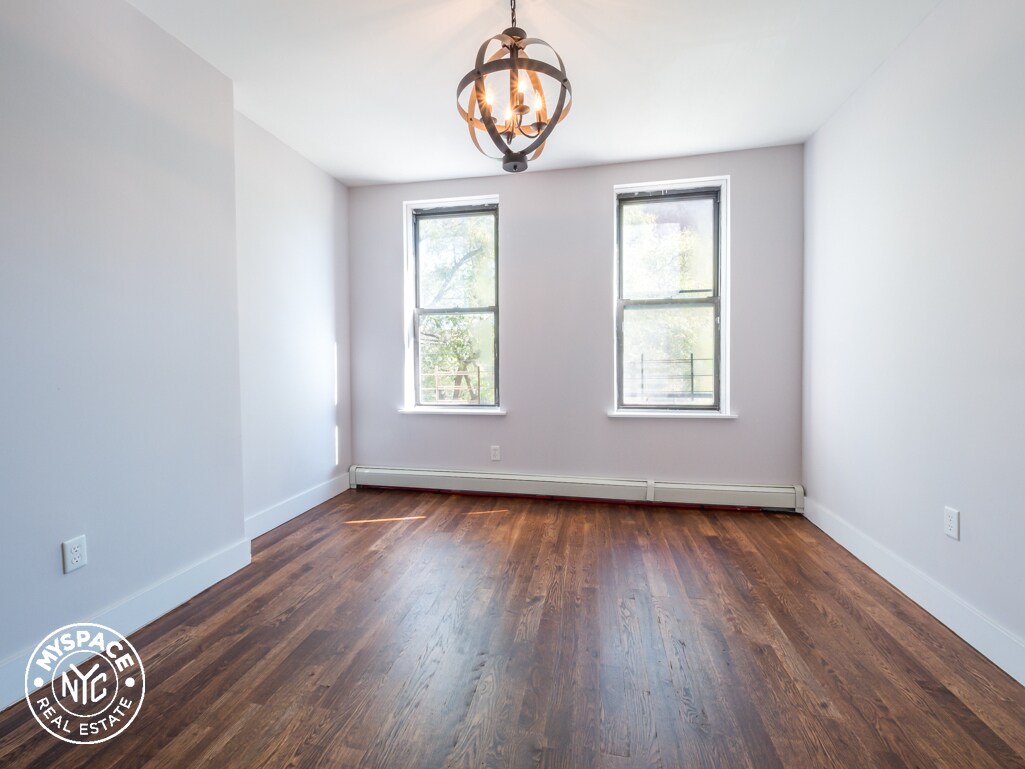Primary Photo - 17-15 Bleecker St