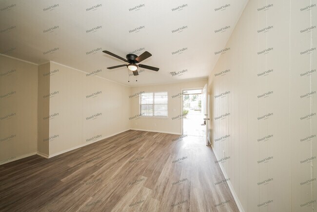 Foto del edificio - 705 SE 60th St