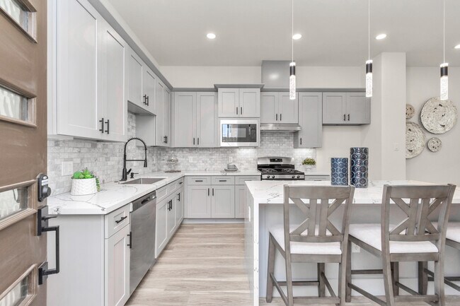 Foto del edificio - 2702 Tuam St