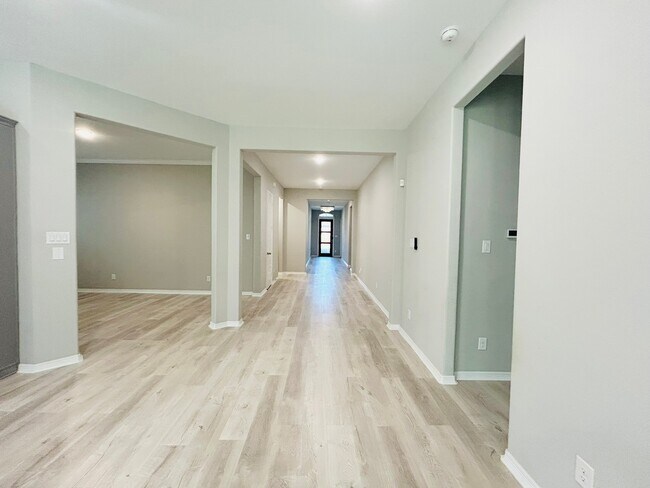 Building Photo - 18314 Southwood Creek Dr