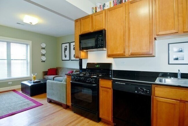 Foto del edificio - 903 W Cornelia Ave