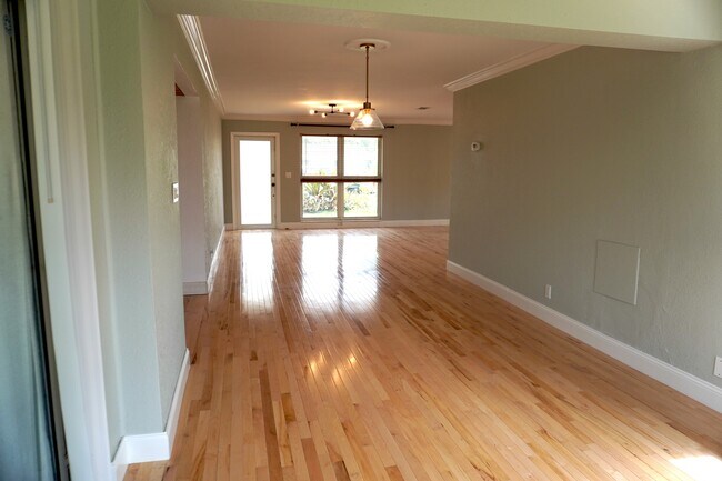 Foto del edificio - 1510 Cleveland St