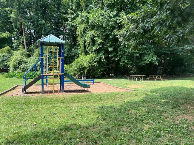 Photo - Best Location In Charlotte Apartment