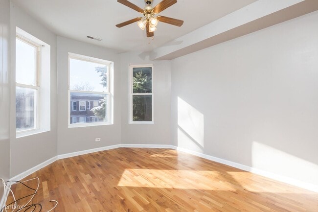 Building Photo - 913 N Lawndale Ave