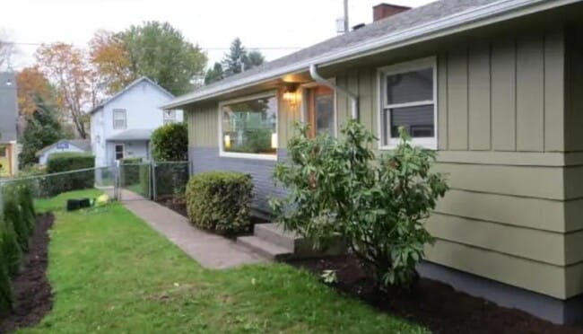 Building Photo - 4206 NE 9th Ave