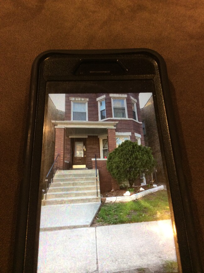 Building Photo - 7114 S Eberhart Ave