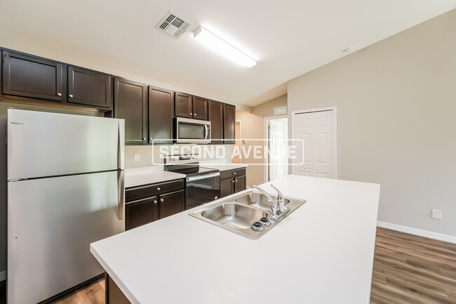 Foto del edificio - 1803 E 10th ST