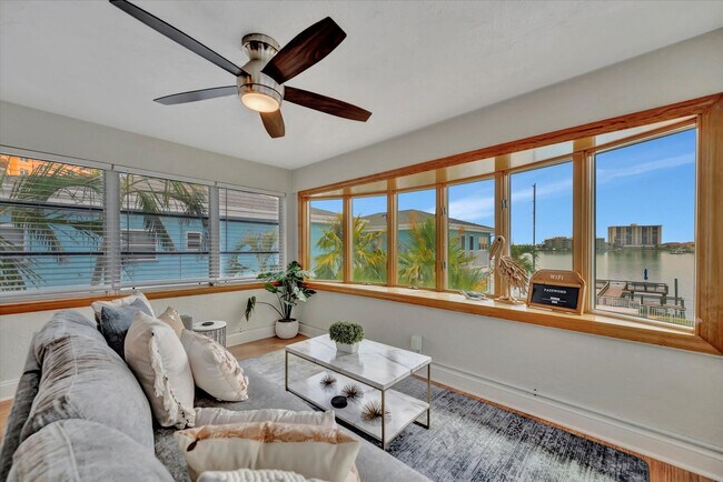 Foto del edificio - 483 E Shore Dr