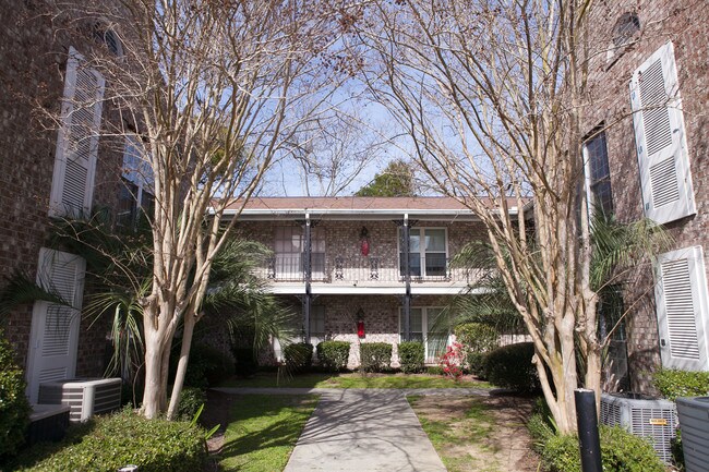 Foto del edificio - 640 Cornell St