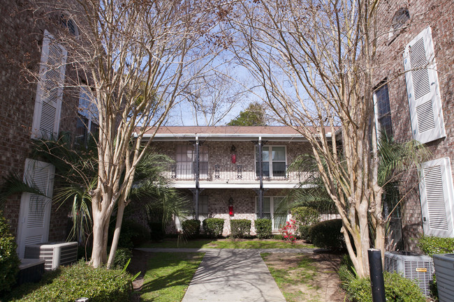 Building Photo - 640 Cornell St