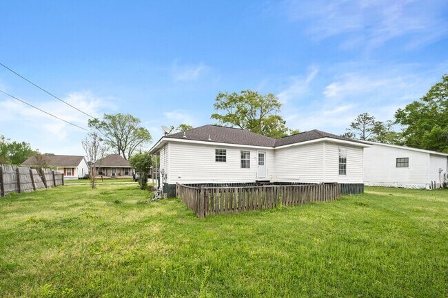 Building Photo - 8712 Aspen Ct