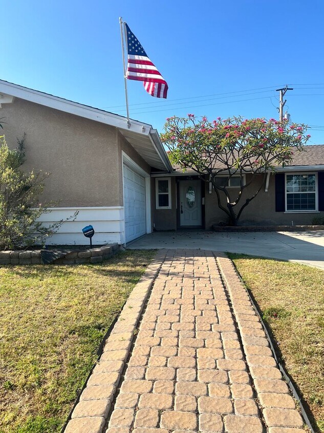 Foto principal - Welcome to the East Whittier 3 Bedroom House.