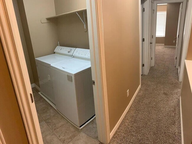 Foto del edificio - 734 S Clearwater Falls Dr