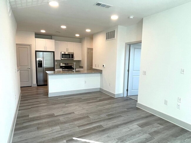 Building Photo - 8110 Blue Goose Rd