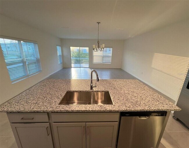 Foto del edificio - 680 Stoney Pointe Cir