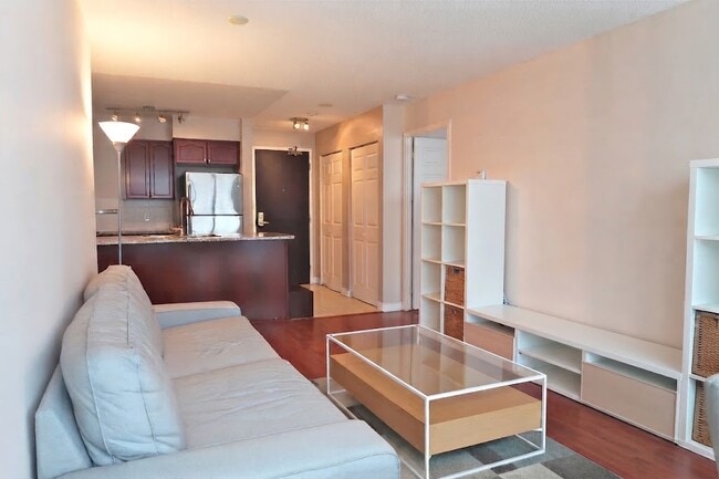 Building Photo - 51 Lower Simcoe St