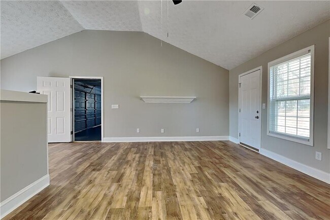 Foto del edificio - 204 Cambridge Dr