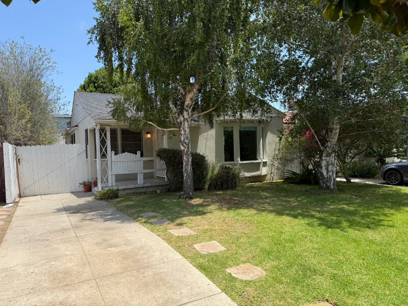 Foto principal - 2134 Malcolm Ave